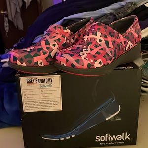 Softwalk Grey’s Anatomy “Pink Ribbon” Slip On Work Clog, Size 8M